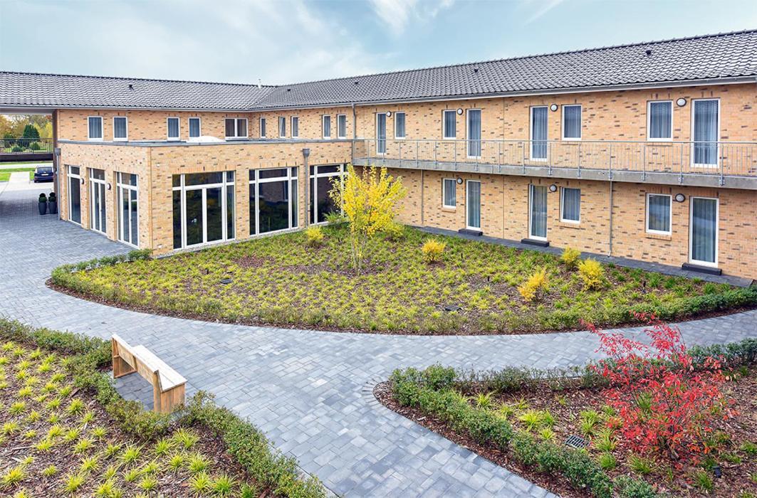 Prima Inn Hotel & Hof Neuruppin - Digitales & Rezeptionsloses Motel Zewnętrze zdjęcie