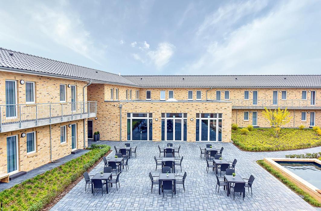 Prima Inn Hotel & Hof Neuruppin - Digitales & Rezeptionsloses Motel Zewnętrze zdjęcie