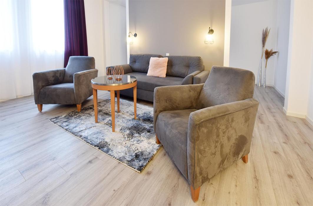 Prima Inn Hotel & Hof Neuruppin - Digitales & Rezeptionsloses Motel Zewnętrze zdjęcie