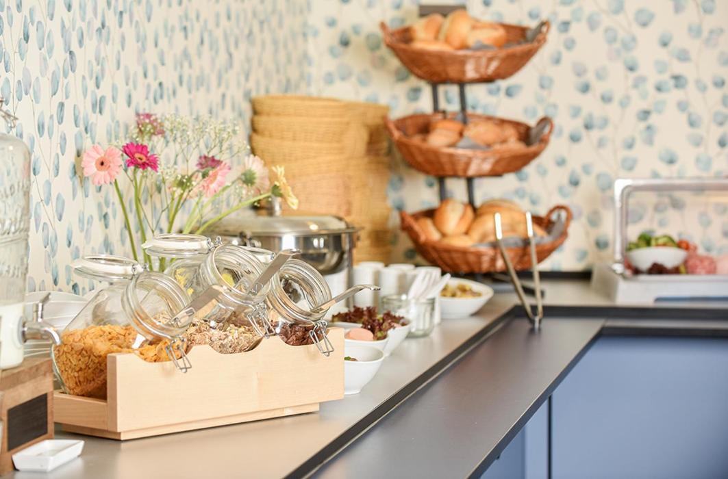 Prima Inn Hotel & Hof Neuruppin - Digitales & Rezeptionsloses Motel Zewnętrze zdjęcie